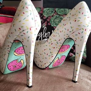TAYLORSAYS DONUT SPRINKLE PUMPS